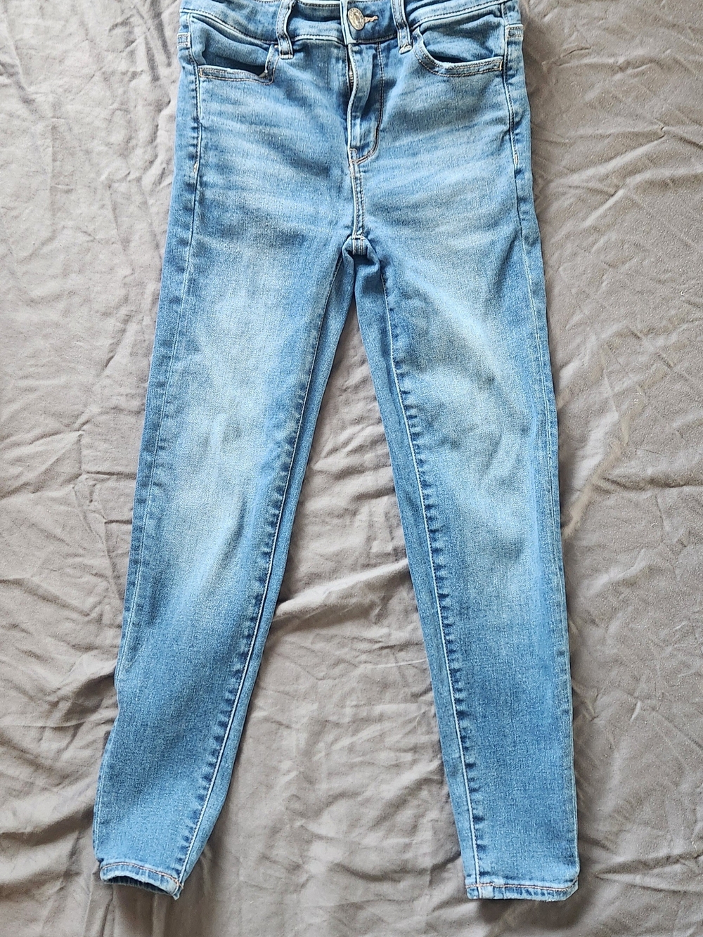 American Eagle Outfitters Light Wash Skinny Jeans